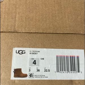 Uggs girls tan/brown very lightly used